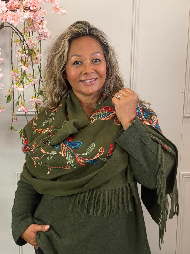 Luxe Sjaal Odette met Borduursel – Groen