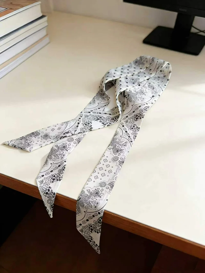 Vintage paisleyprint smalle sjaal, zijdeachtig, bohemian twill sjaal voor om de nek