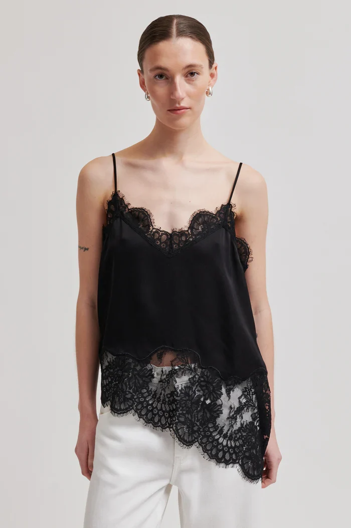 WILINA STRAP TOP