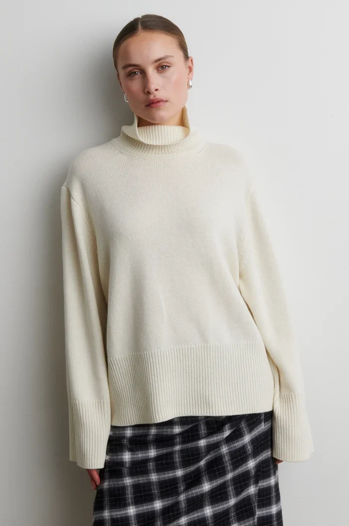 ALPHA knit t-neck