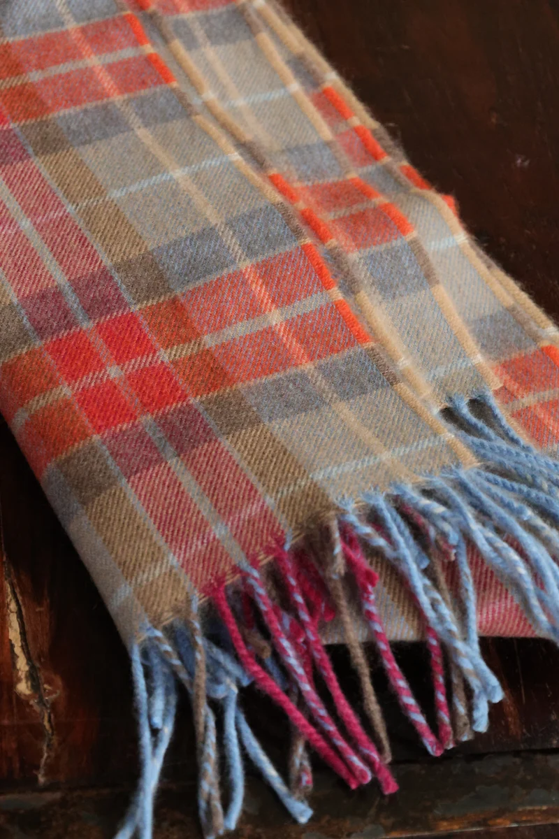 Kuuhi Farbenfroher Kaschmirschal Beige