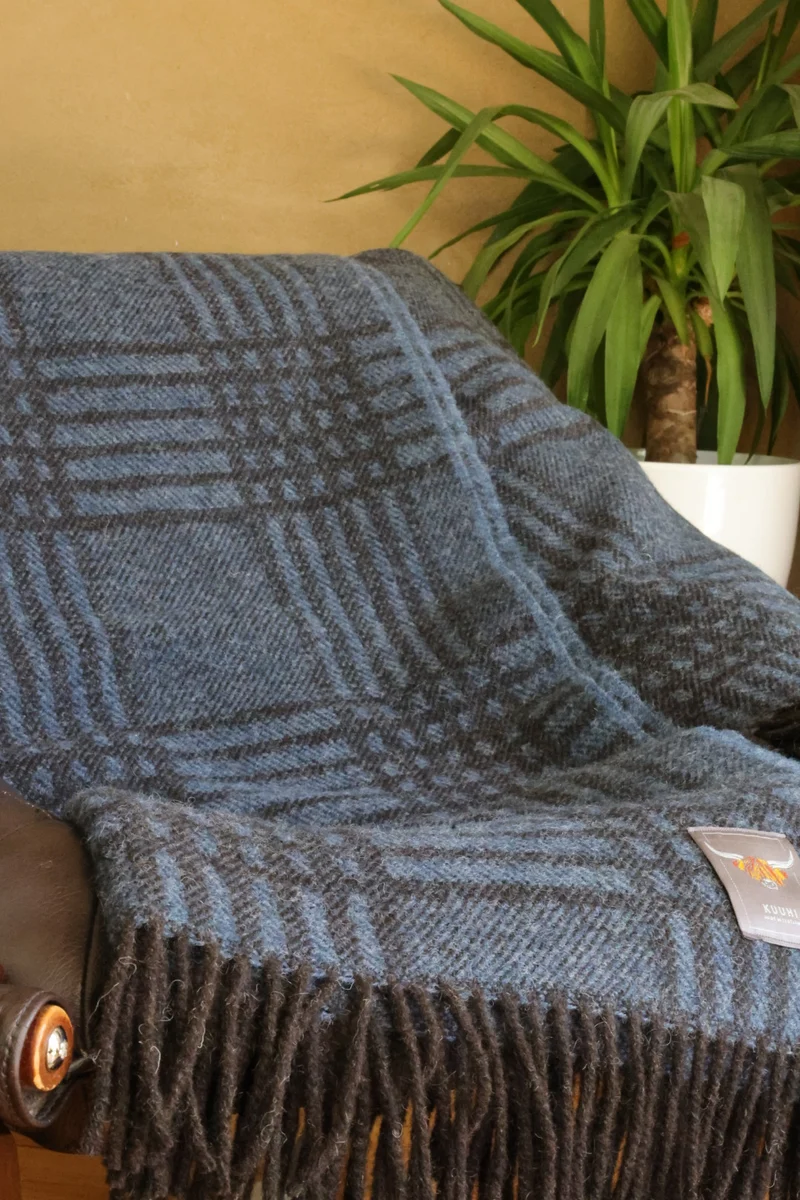 Kuuhi Shetland Wolldecke Blau & Dunkel Grau Kariert
