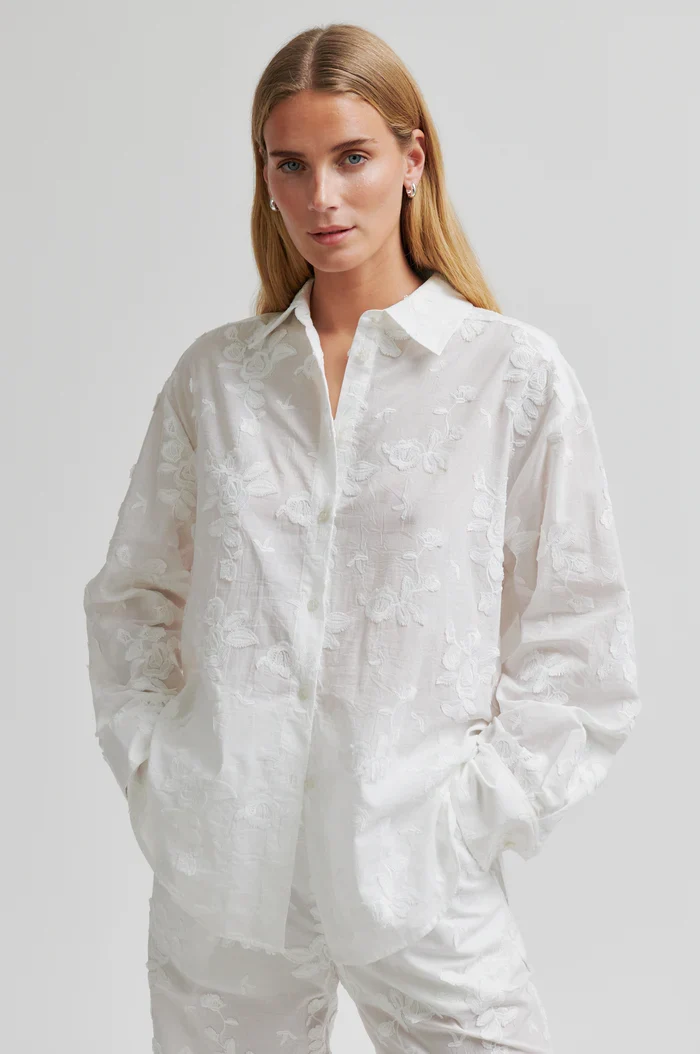 LIO blouse