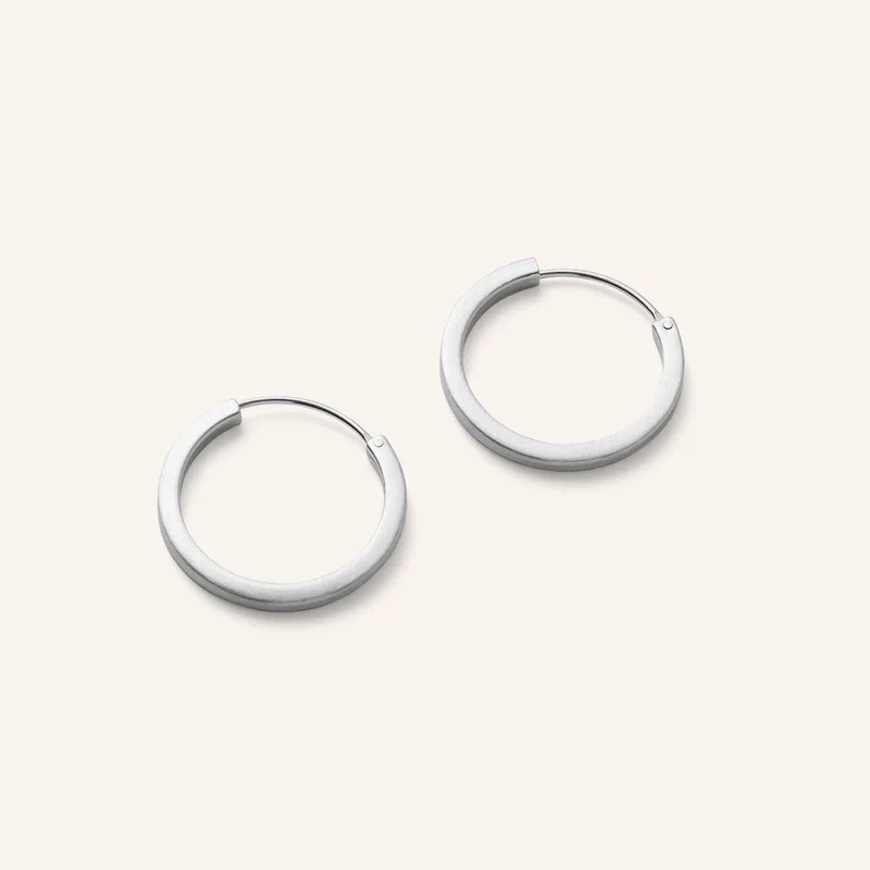 SMALL CIRCLE LINE hoops
