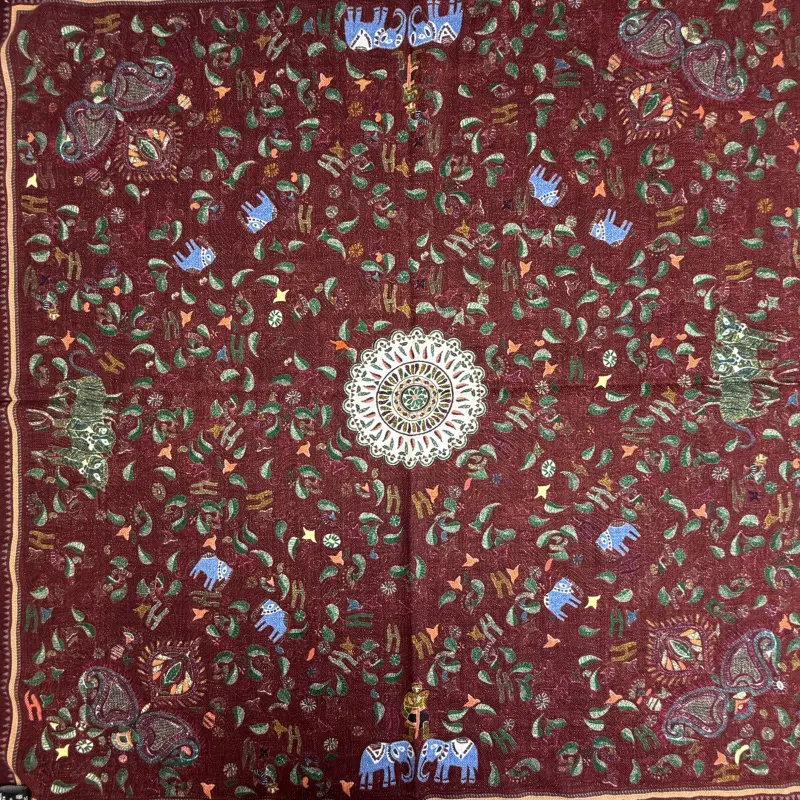 Oversized wollen sjaal met olifanten- en paisleyprint, bohemian stijl, digitale print. Leverancier.