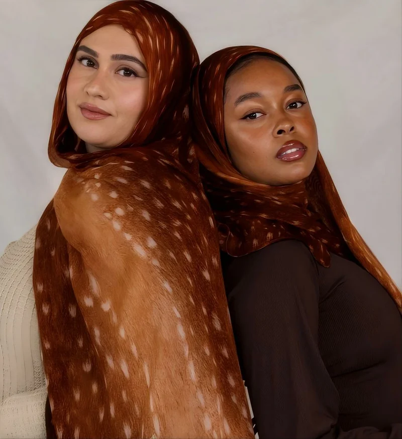 Groothandel in lichtgewicht modal hijab met luipaardprint voor dames.