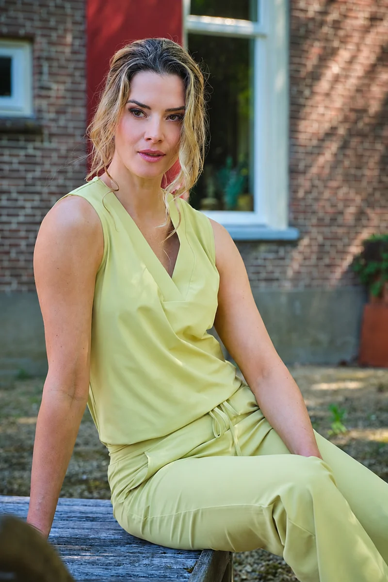Travel Top Sweet Pea 202425