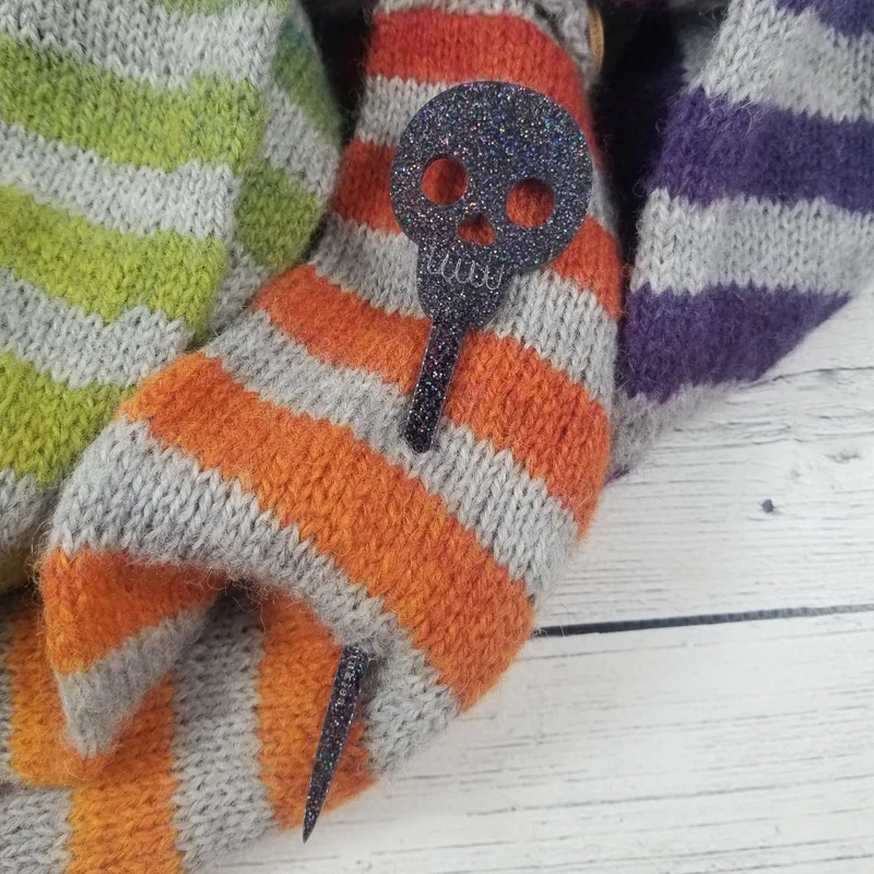 Skull Shawl Stick