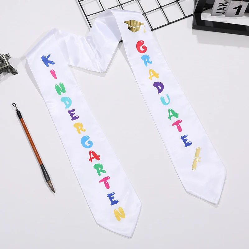 Op maat gemaakte stola voor kinderen met bedrukt lint met woordprint - Perfect voor unisex kleuters