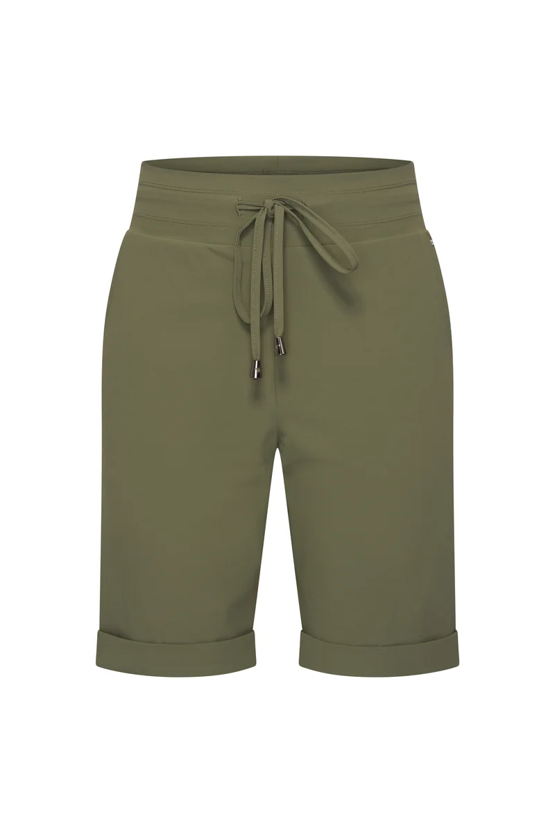 Travel Short Olive 202423