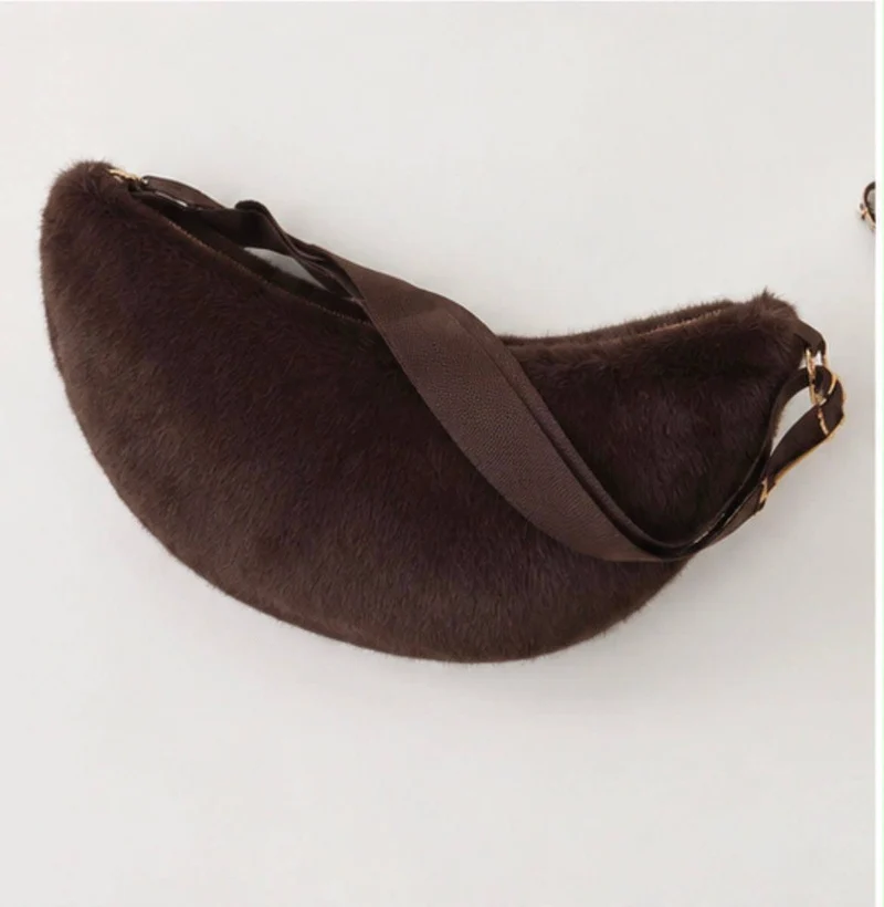 Faux Fur Halvemaan Tas – Fluffy Schoudertas | Wauw Fashion