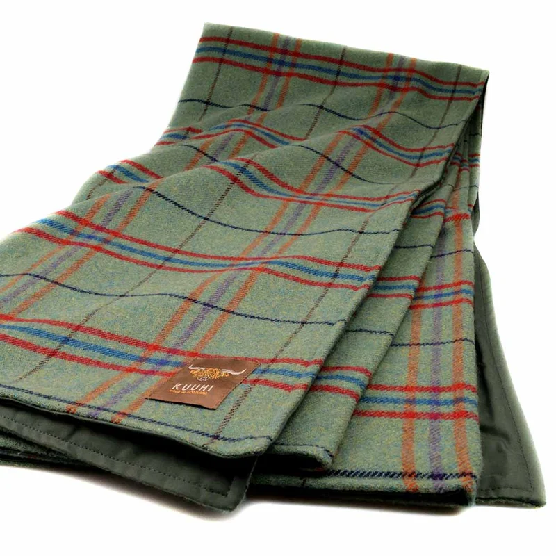 Kuuhi Schottische Tartan Picknickdecke Isle of Staffa | Rot · Lammwolle · Wasserdicht · 2 Größen