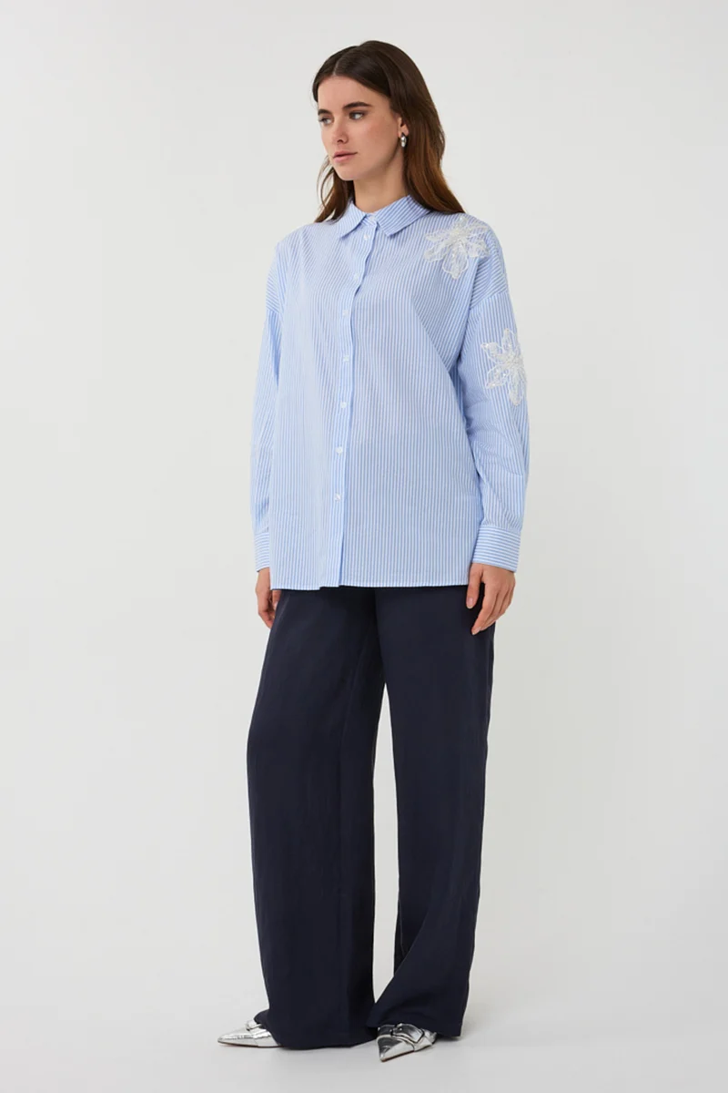 Blouse Striped Flower Patch White Blue SP26.14028