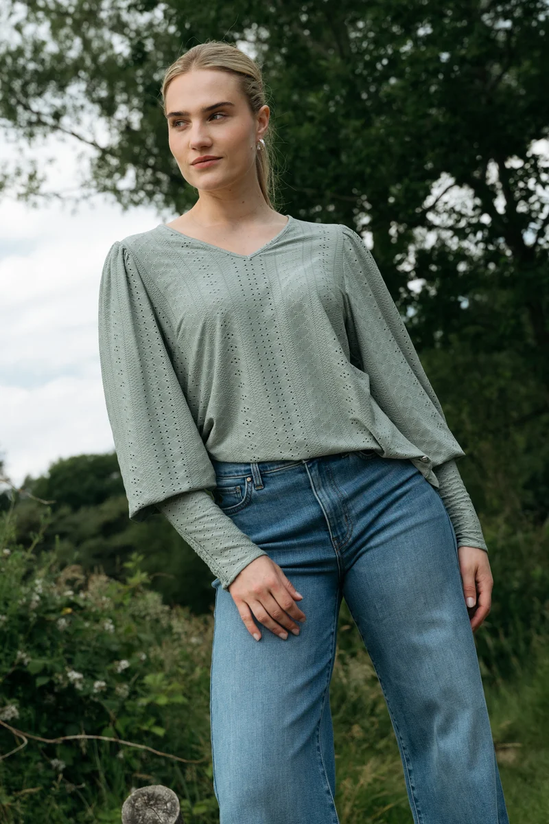Top Phoebe Green Smoke