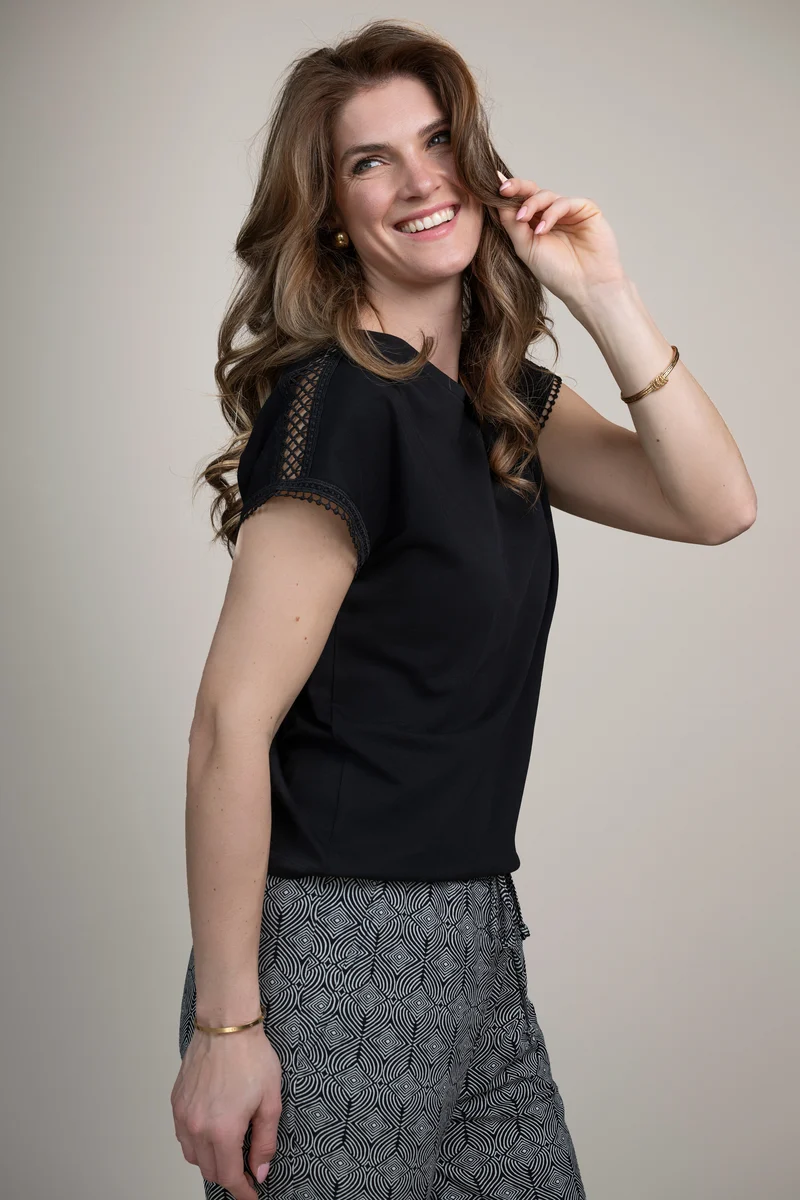 Top Lianne Black