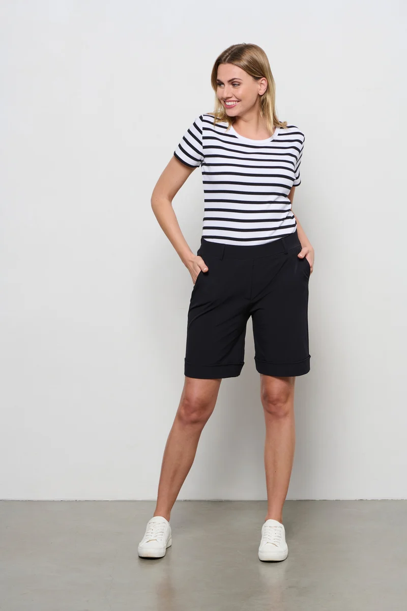 Travel Short Philis Black PA299