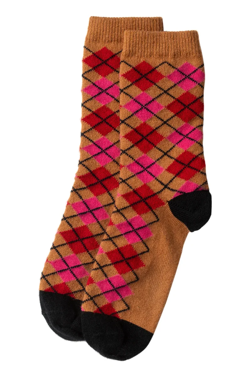 Rosie Sugden Damen Kaschmir Lounge-Socken Argyle Karamell-Rosa | Made in Scotland