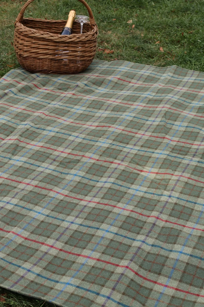 Kuuhi Schottische Tartan Picknickdecke Ben Nevis | Grün · Lammwolle