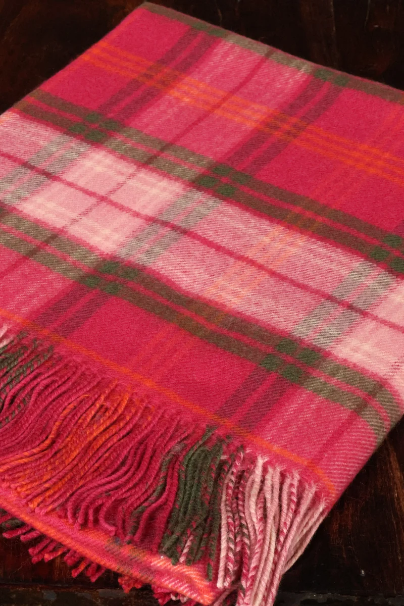Lochcarron Wolldecke Schottenkaro Hunting Rose