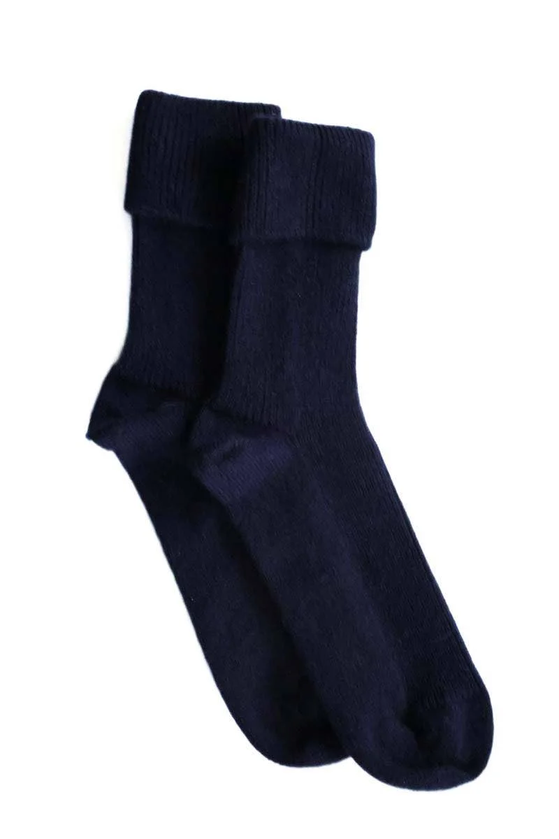 Rosie Sugden Damen Kaschmir Lounge-Socken Marine | Made in Scotland