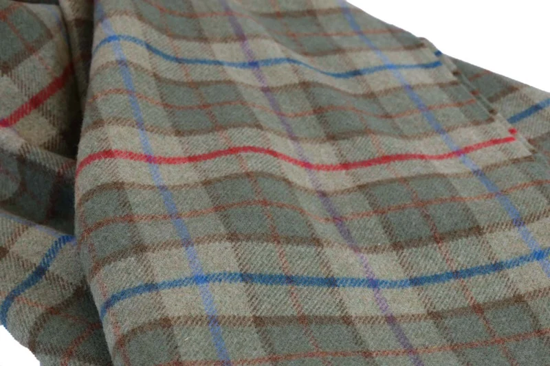 Kuuhi Schottische Tartan Wolldecke Ben Nevis | Grün · Lammwolle · Lavendelduft