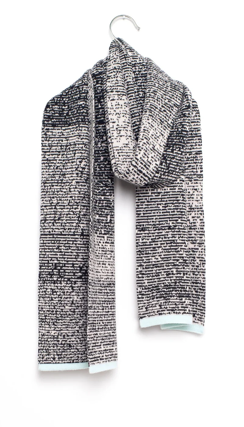 WOLVIS Apostrophe midi scarf black unisex
