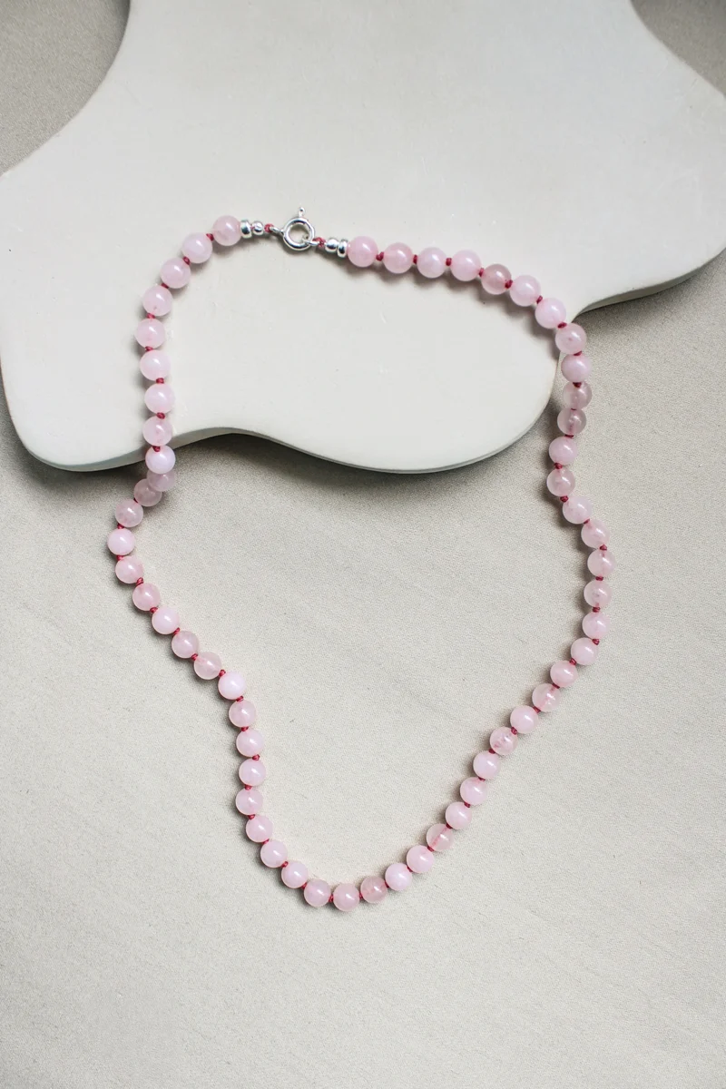 Rozenkwarts ketting 'Inès'