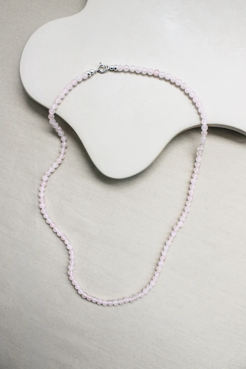 Rozenkwarts ketting 'Flore'