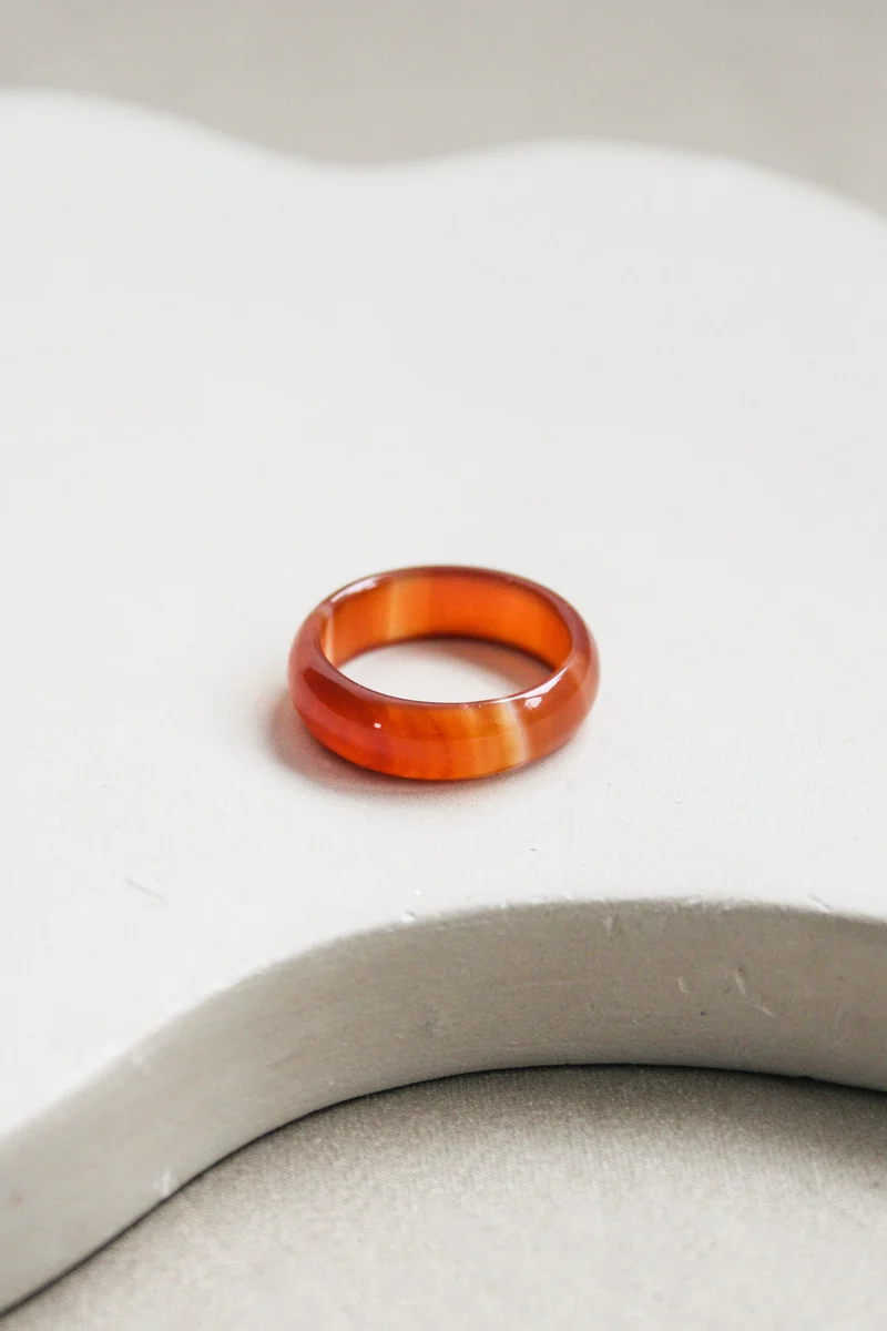 'Nanna' Rode Agaat Ring (US 7.5, 17.7mm)