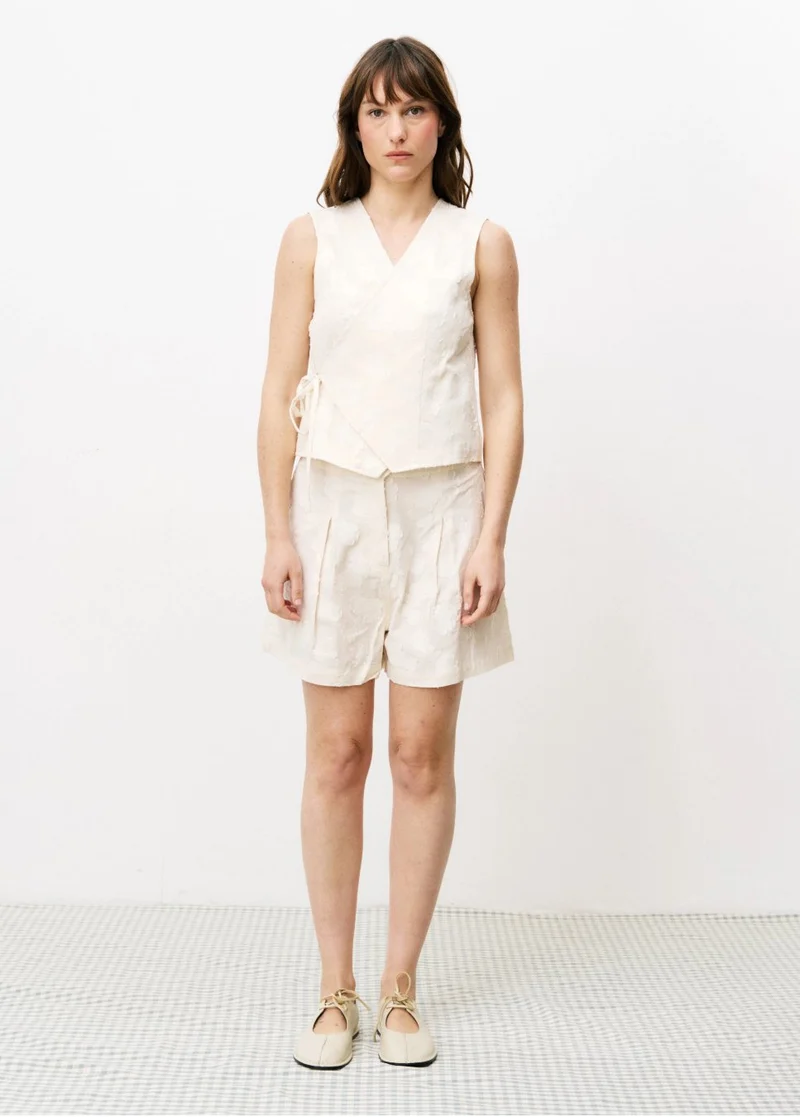 FRNCH Novalie short linnen met structuur beige