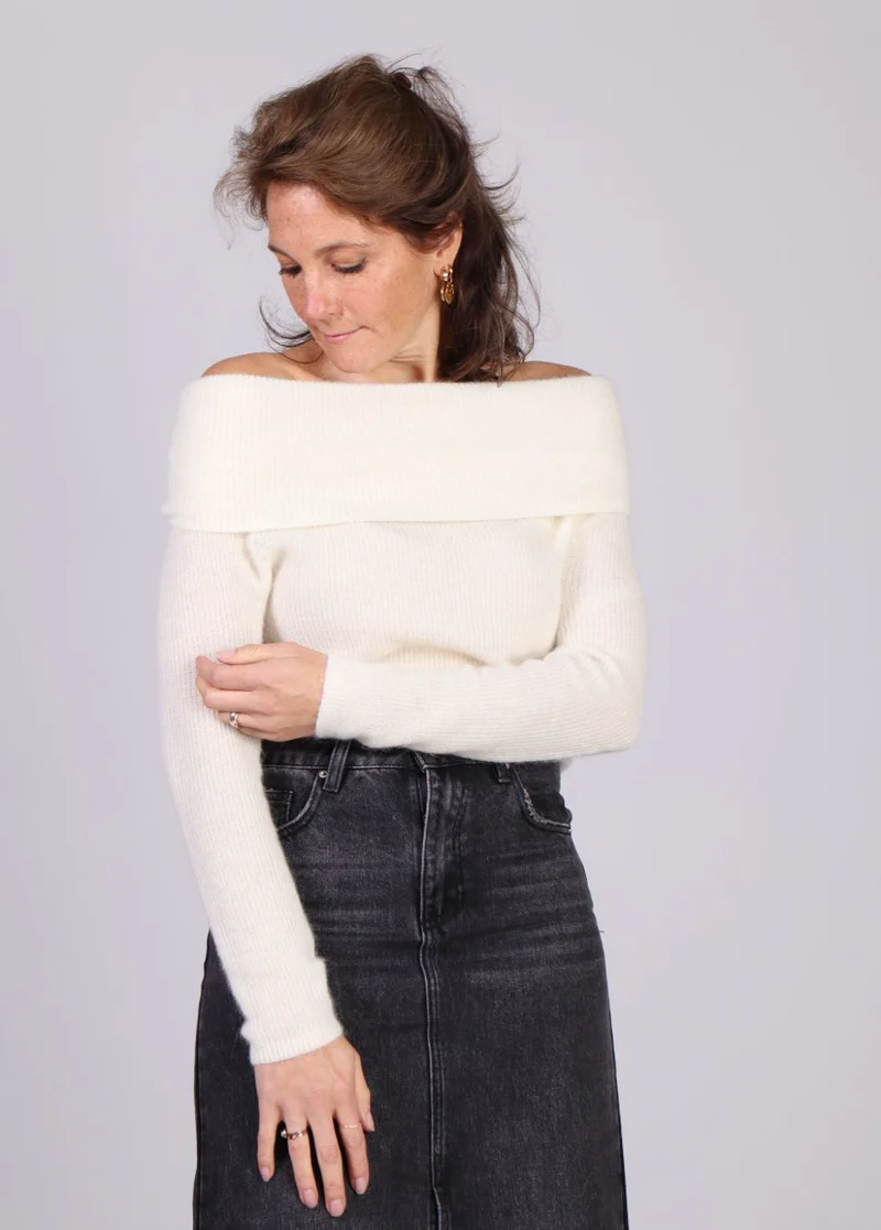Grace & Mila Oranger trui off-shoulder omgeslagen Off White