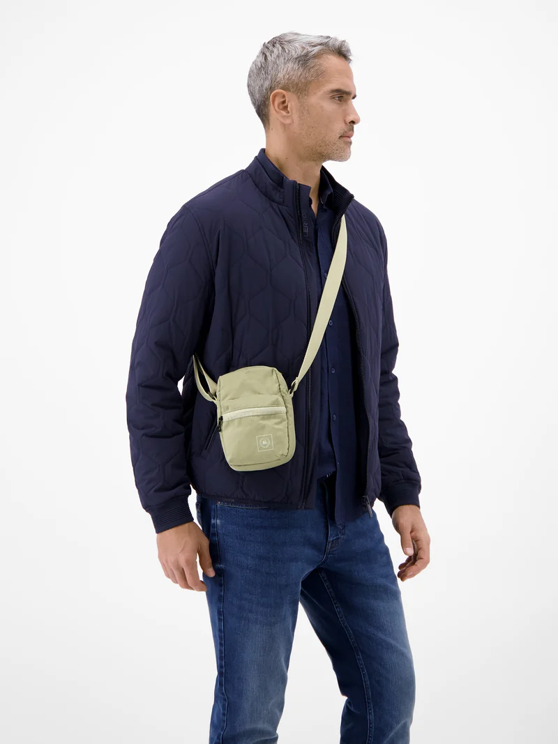 Crossbody Bag in kompakter Größe